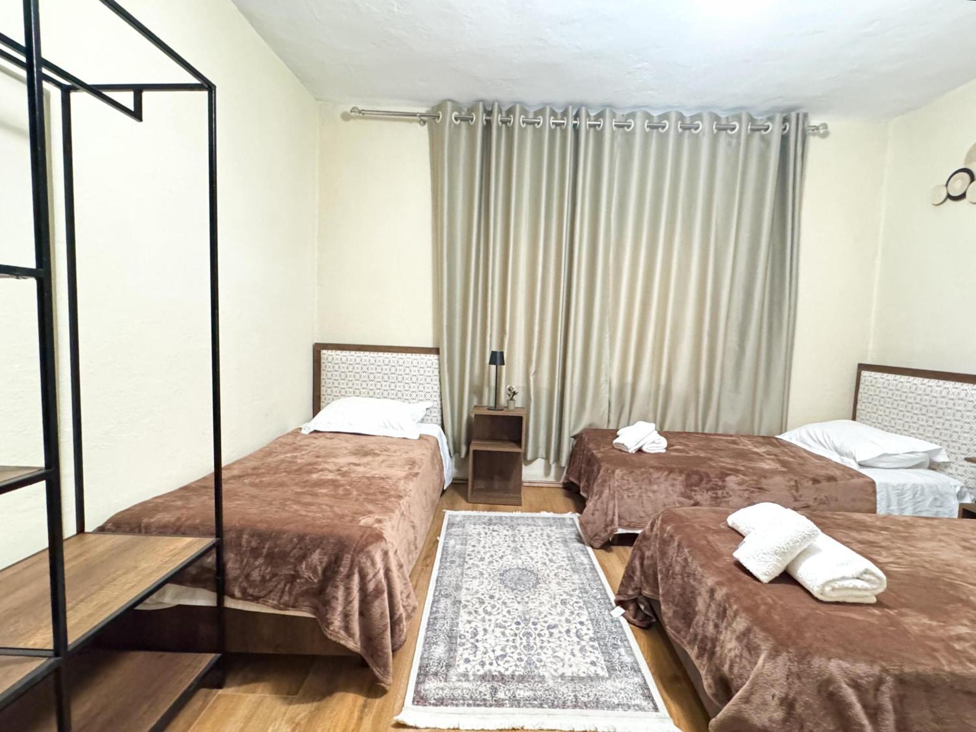 Shkodra Guest House & Trips ภายนอก รูปภาพ
